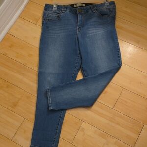 Stylish Blue Women's Skinny Jeans